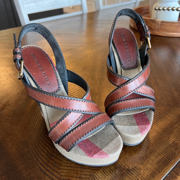 Burberry wedge shoes - Picture 5 of 6